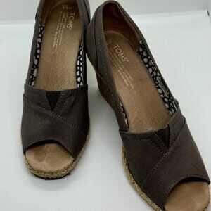 Tom's Open Toe Dark Tan Canvas Wedges - Size 8.5W